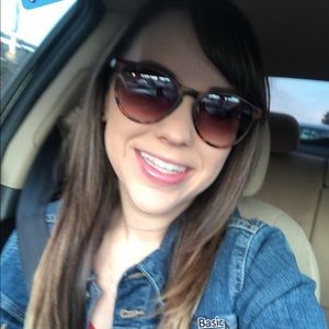 Meet your Posher, Veronica